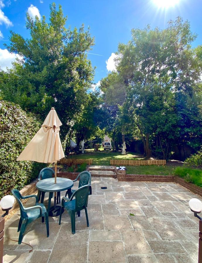 Lala Mundi Acomodação com café da manhã Brading Exterior foto